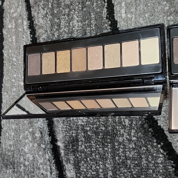 ELIZABETH ARDEN NEW YORK DISCONTINUED 2- 8 EYESHADOW PALETTES BUNDLE - Picture 4 of 9